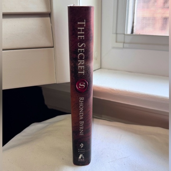 📚 Vintage 2006 Hardcover Book - The Secret by Rhonda Byrne - Picture 5 of 16
